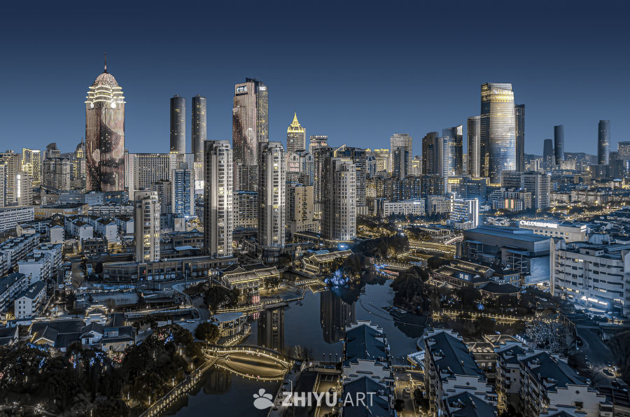 灯火辉煌的城市夜景
