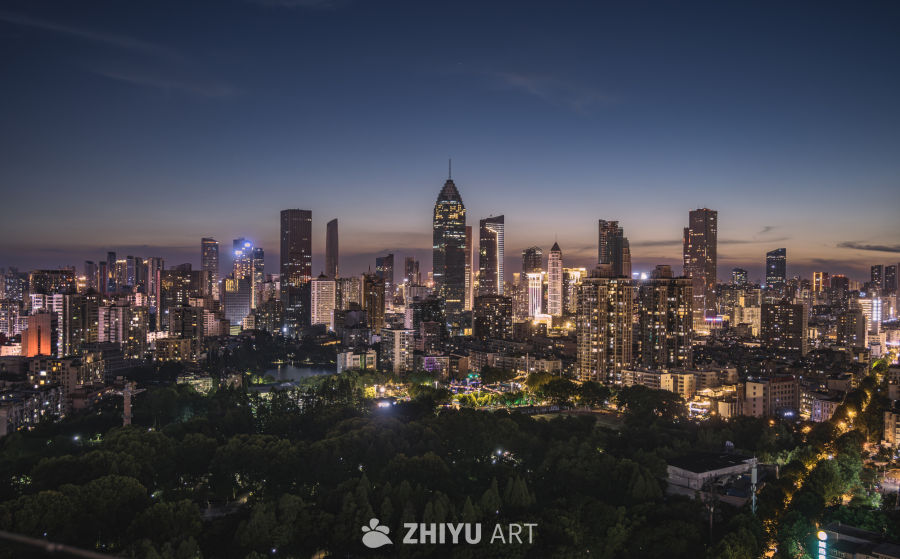 灯火辉煌的城市夜景