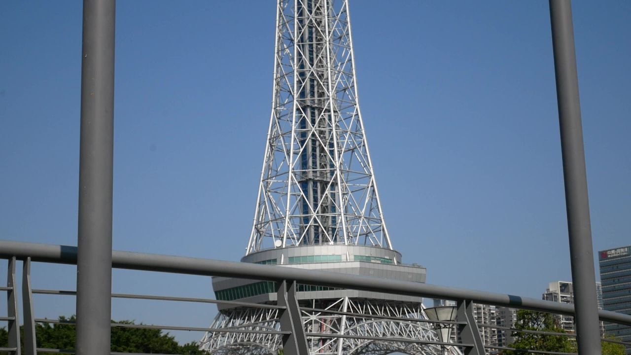 高大电视塔