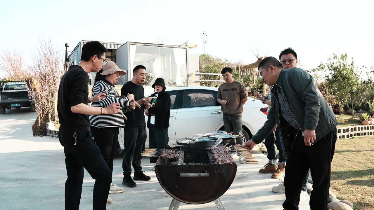 户外烧烤聚会