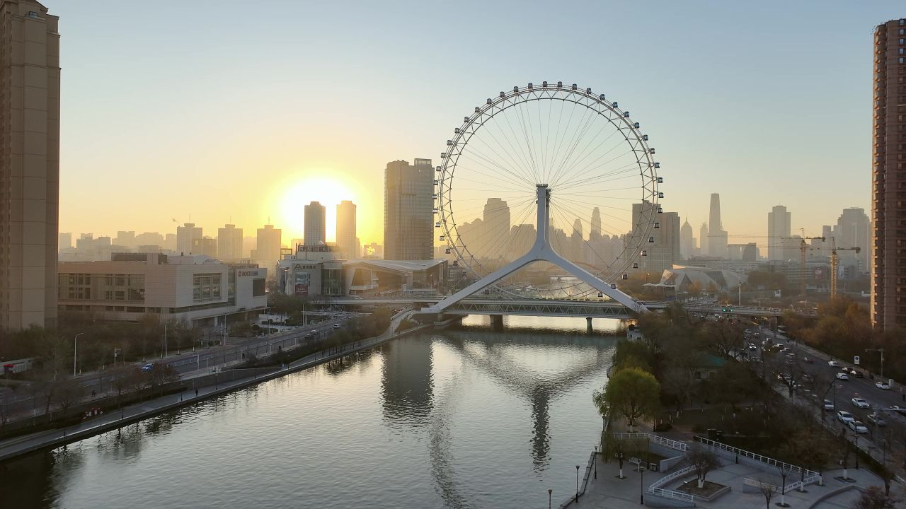 天津地标建筑天津之眼清晨日出航拍