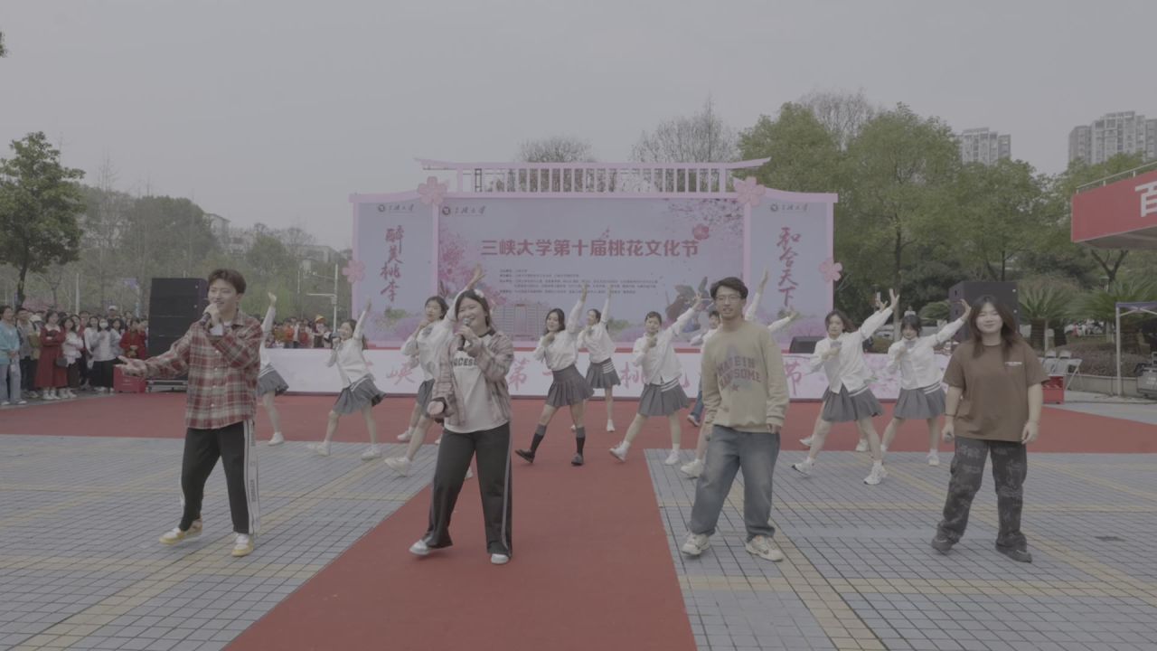 三峡大学桃花节 14