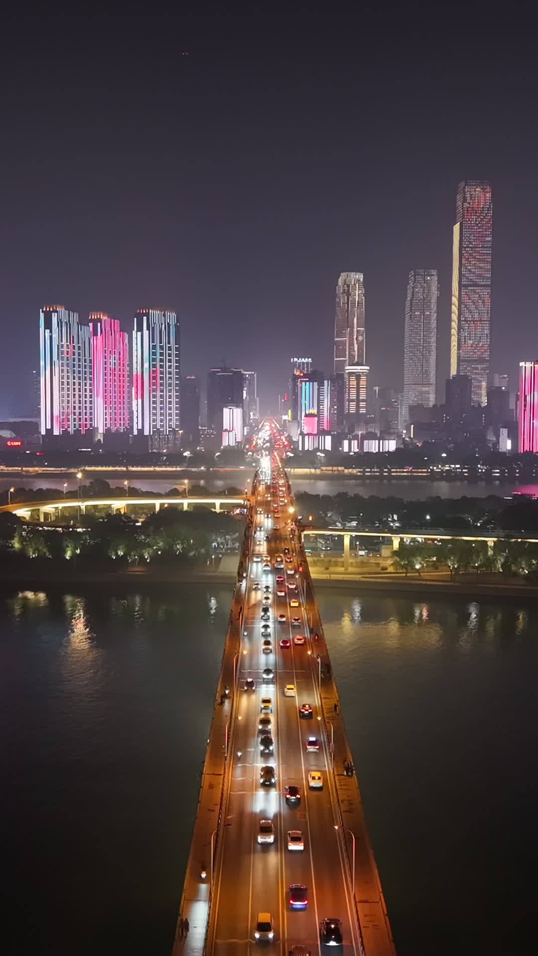 夜幕下的都市繁华