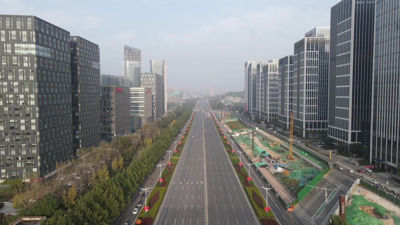 航拍山东济南经十路交通