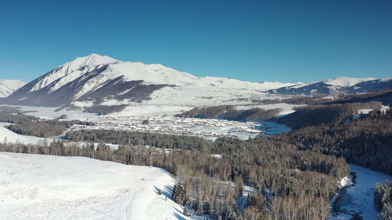 冬日山间美景