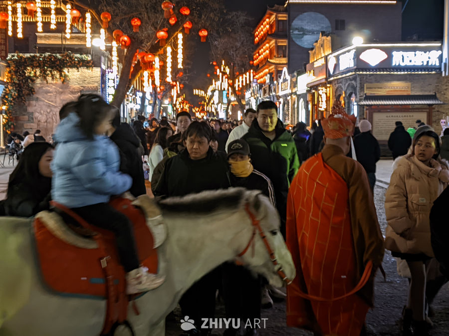 冬夜繁华夜市
