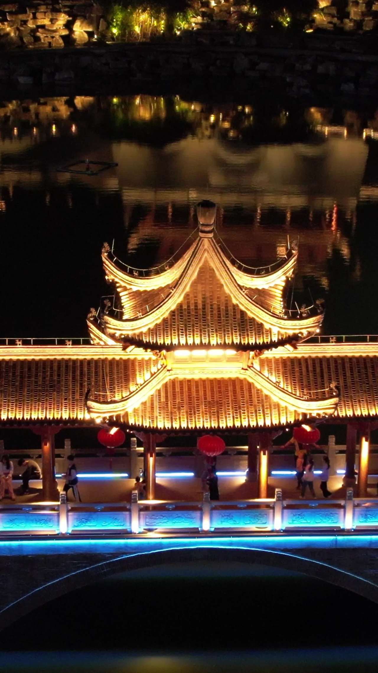 夜色中的古建筑