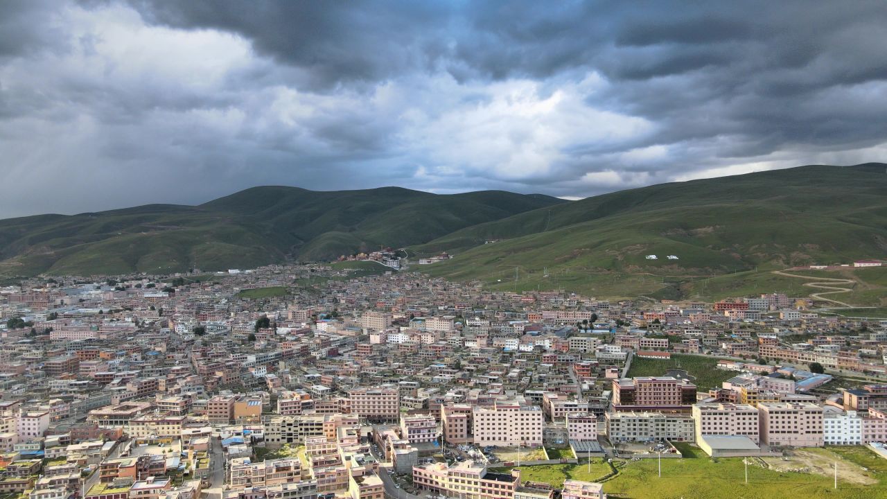 世界高城理塘航拍素材 17