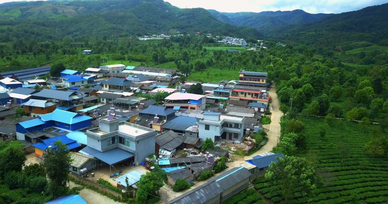 山间宁静村庄