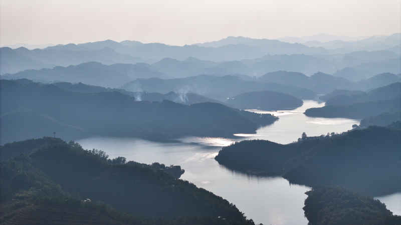 大美山川  水墨万峰湖