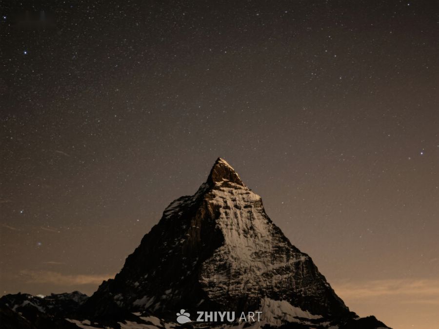 夜空下的山峰剪影 373