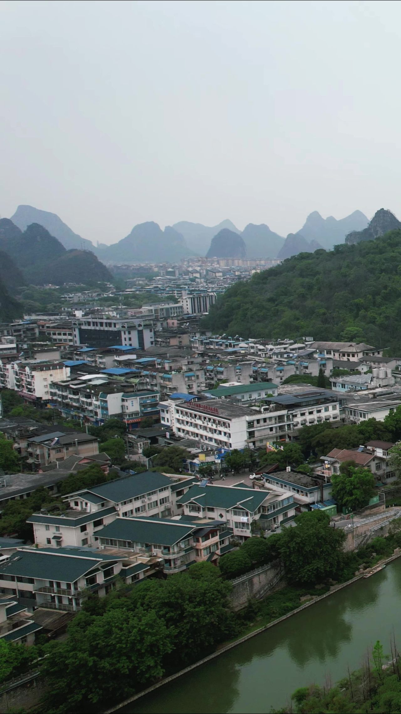 广西桂林城市风光漓江山水航拍竖屏 