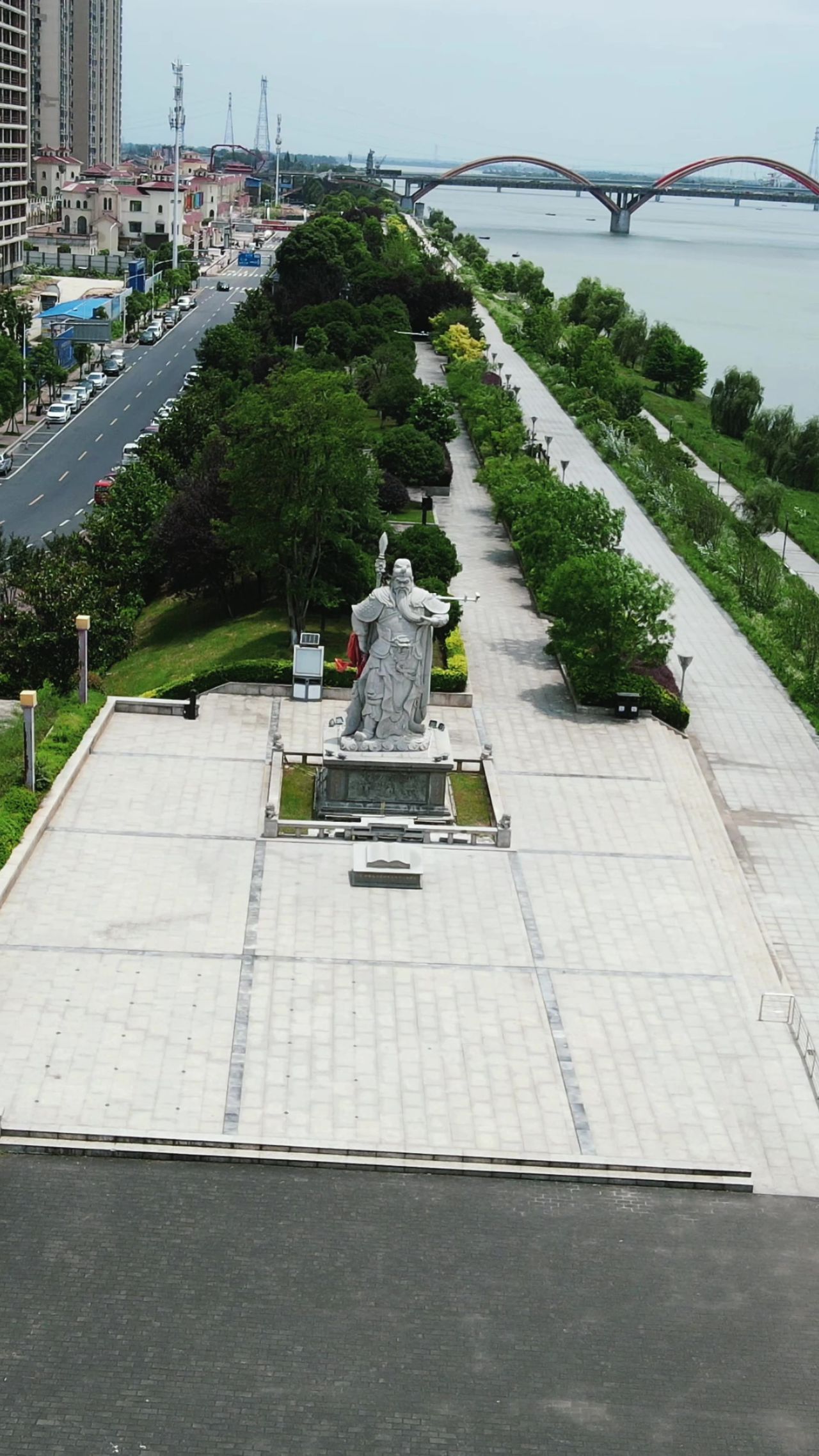 城市航拍益阳名人广场关羽雕像