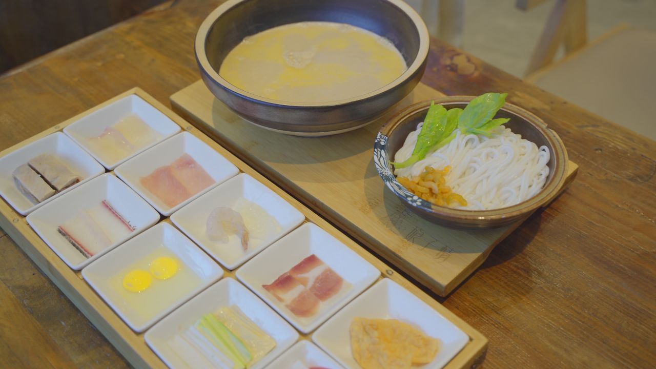 云南特色美食 过桥米线