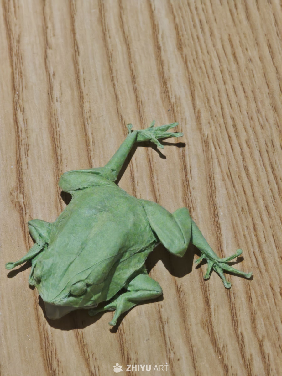 绿色折纸青蛙