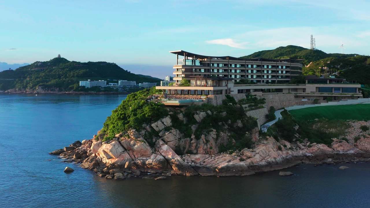 珠海东澳岛海边现代建筑及周边景观七