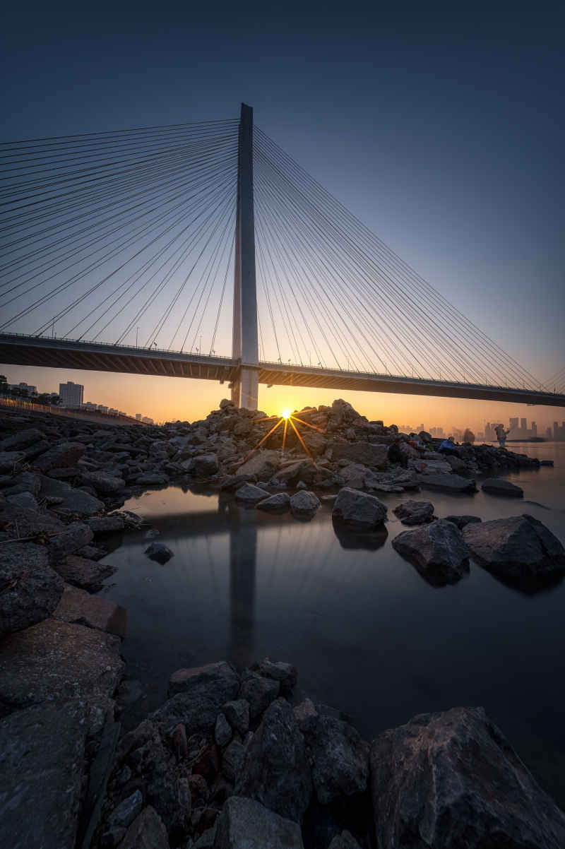 日落时的二七长江的大桥