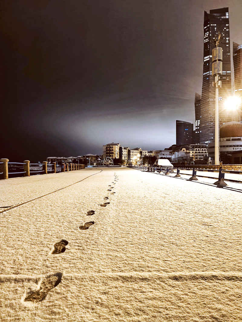 雪地脚印