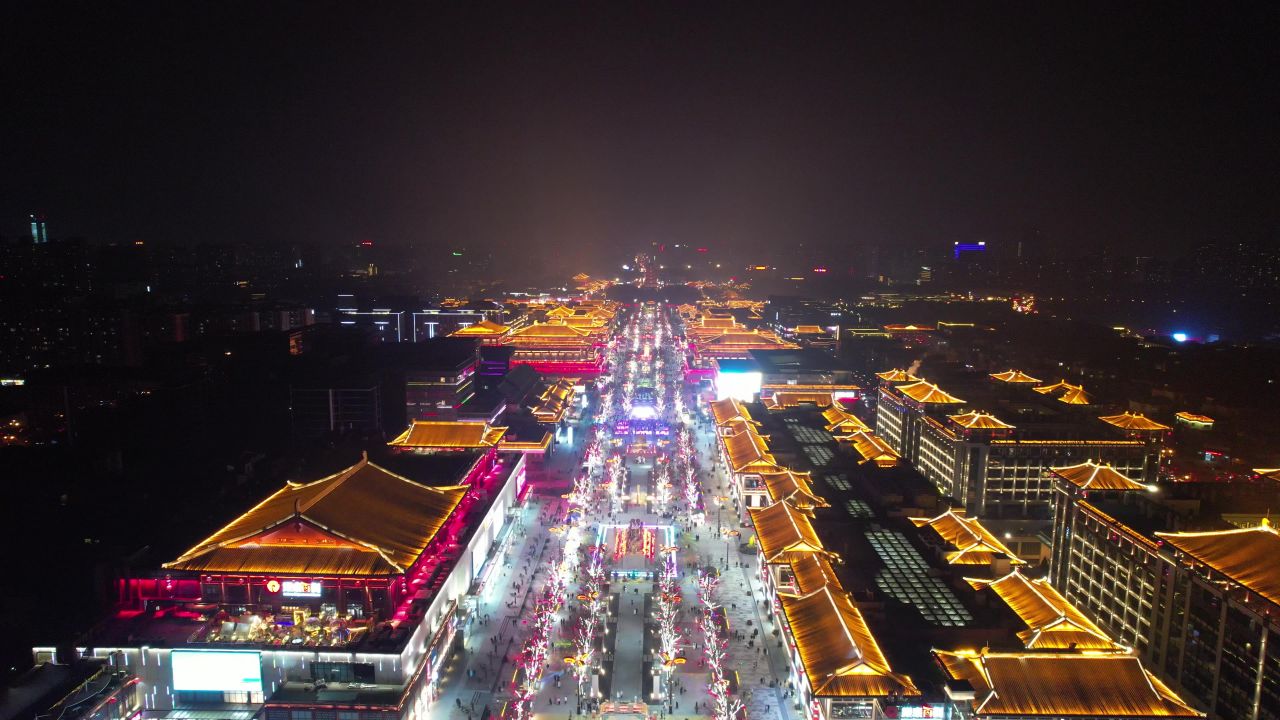 西安大唐不夜城夜景灯光人流航拍