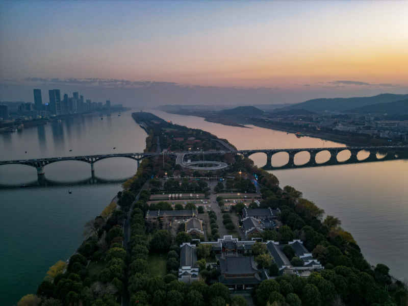 湖南长沙城市建筑高楼交通航拍摄影图