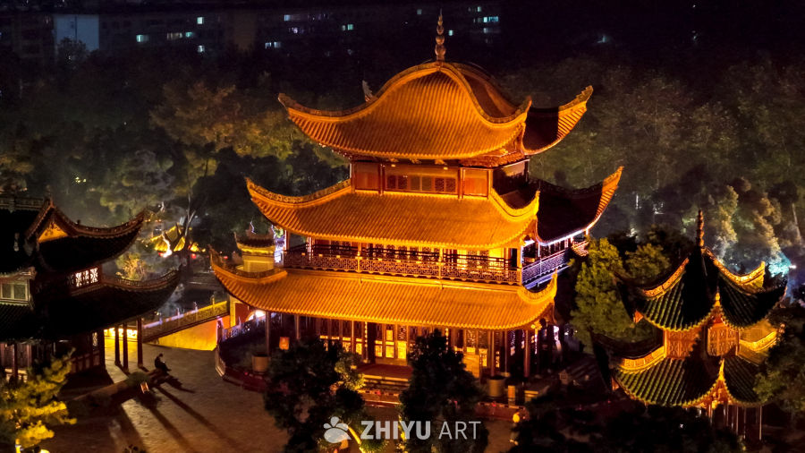 灯火辉煌的古建筑夜景
