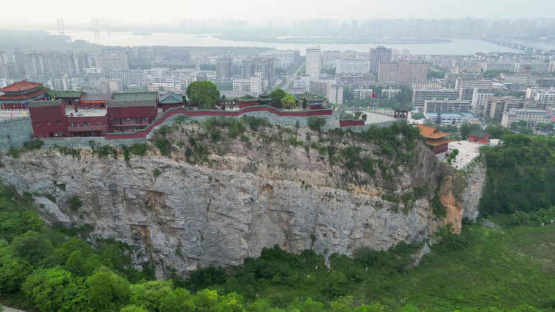 航拍湖北襄阳真武山