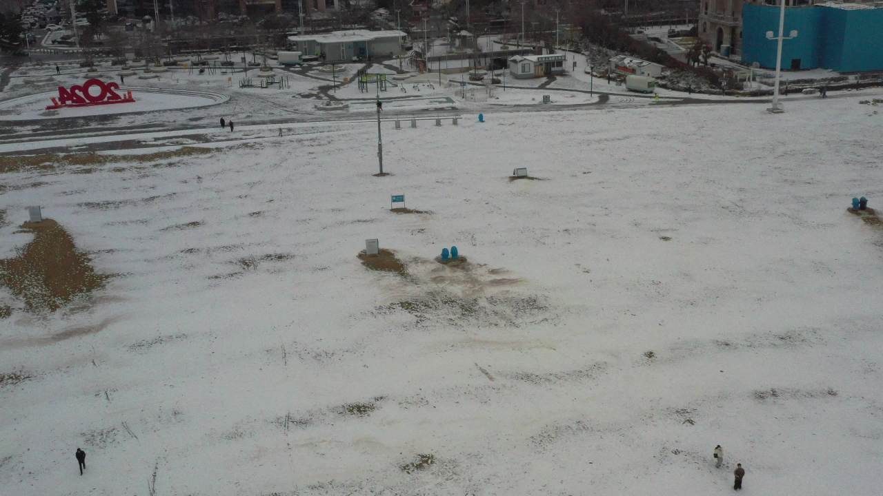 青岛石老人浴场海边雪景航拍 1