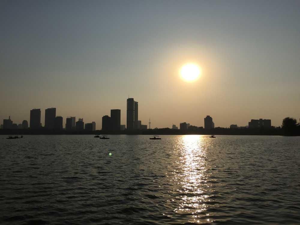 南京玄武湖天际线