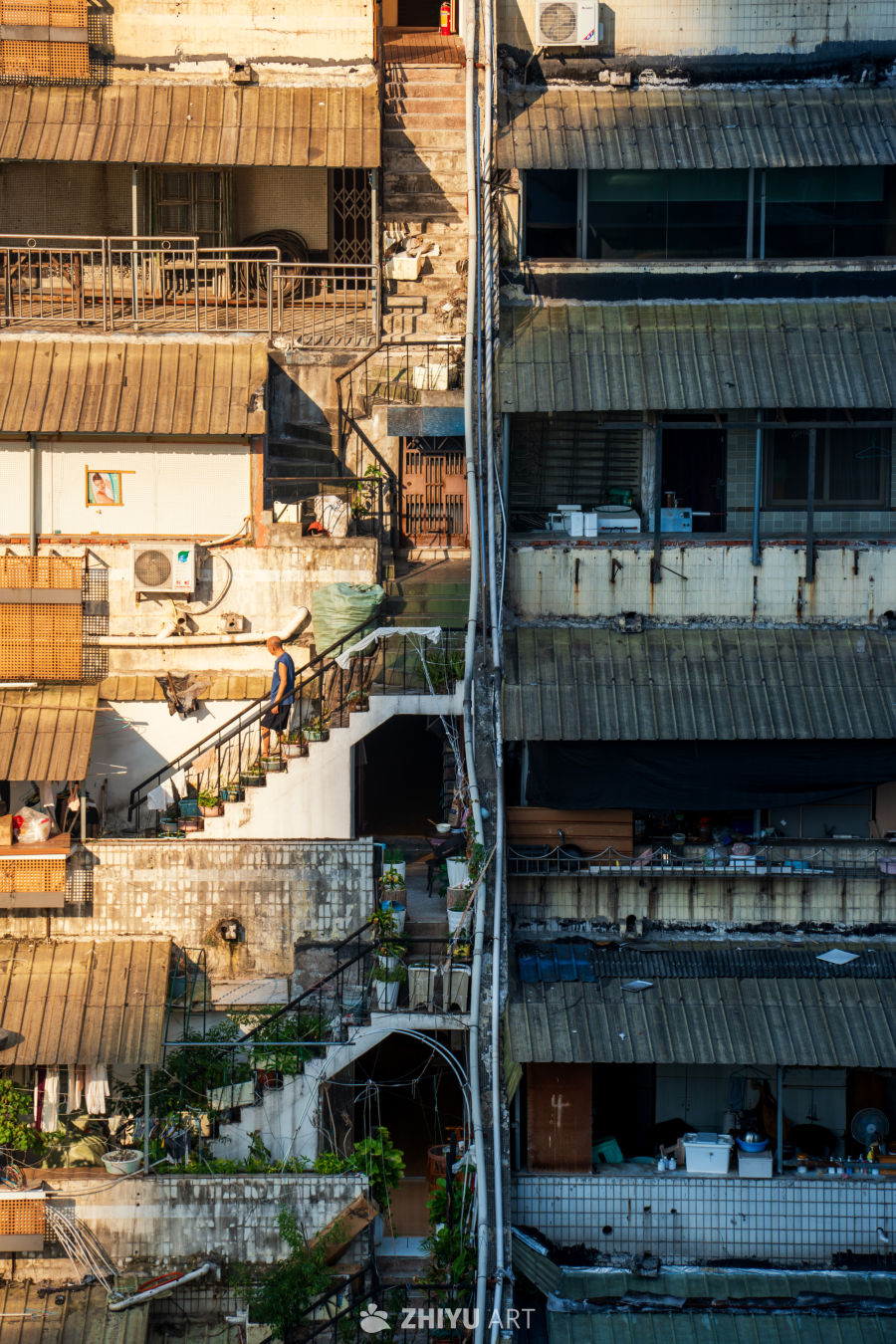 山城旧楼间的生活印记