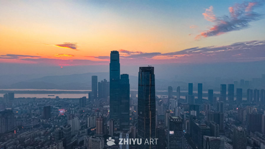 城市日落：现代都市的壮丽剪影