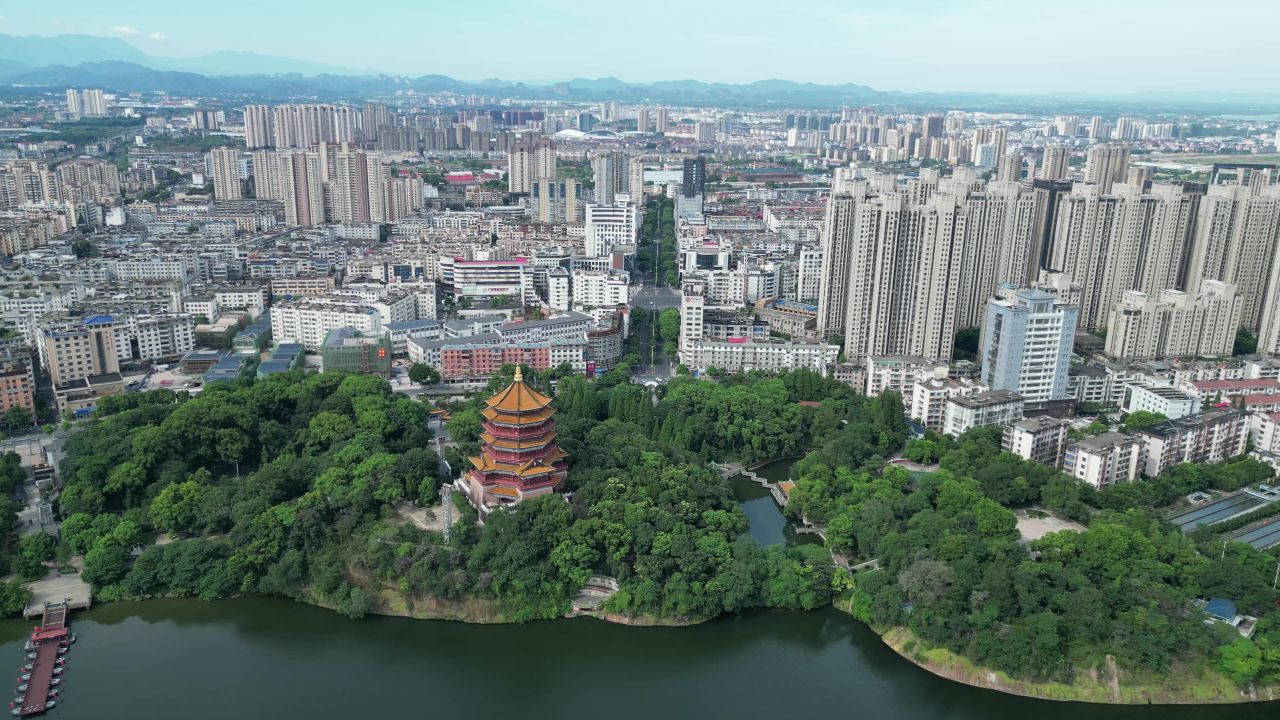 航拍江西鹰潭公园