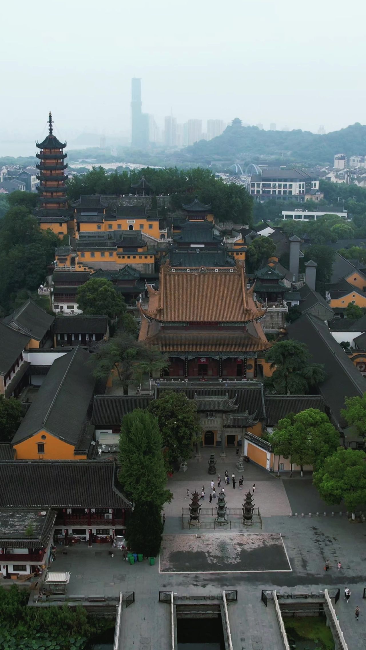镇江金山寺竖屏航拍 