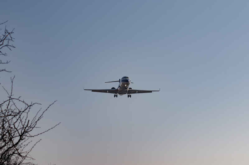 中国南方航空国产ARJ-700(B-652M)飞机降落洛阳北郊机场 3