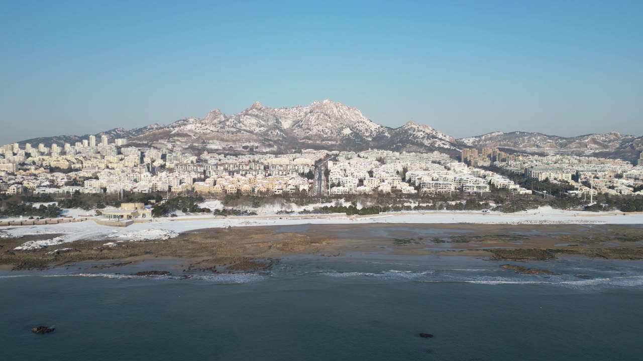 青岛石老人浴场海边雪景航拍 32