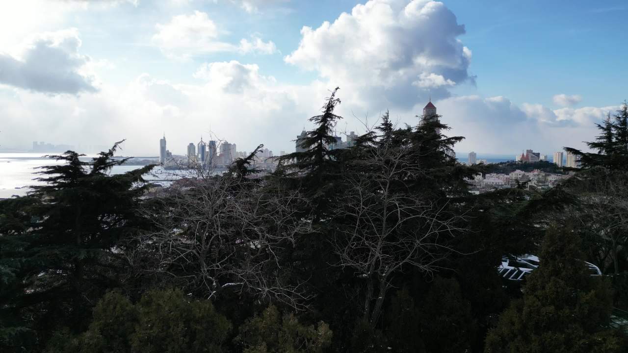 青岛老城区雪景航拍
