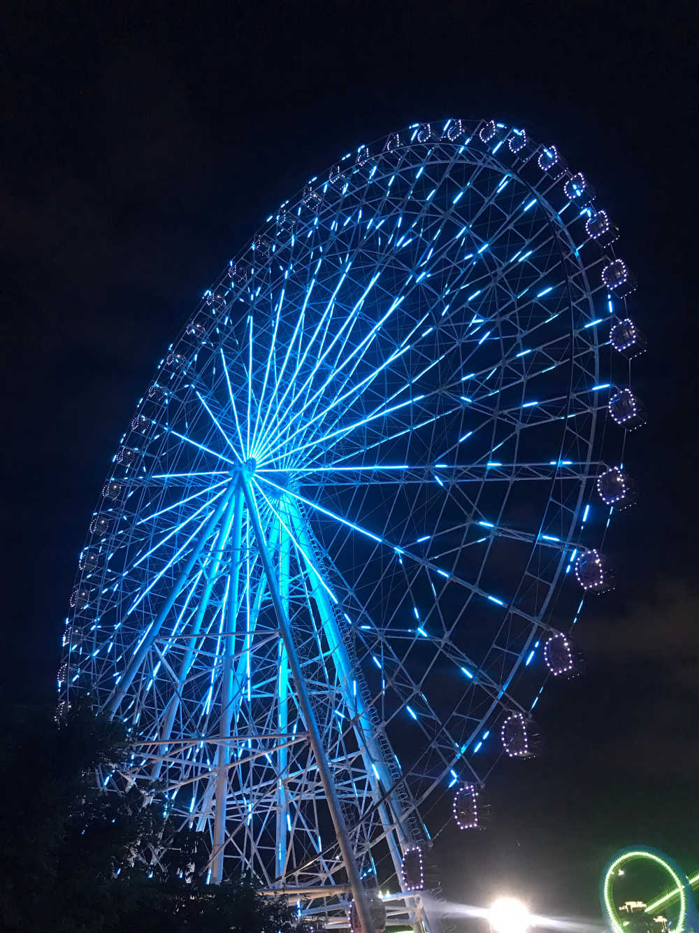夜空下的摩天轮