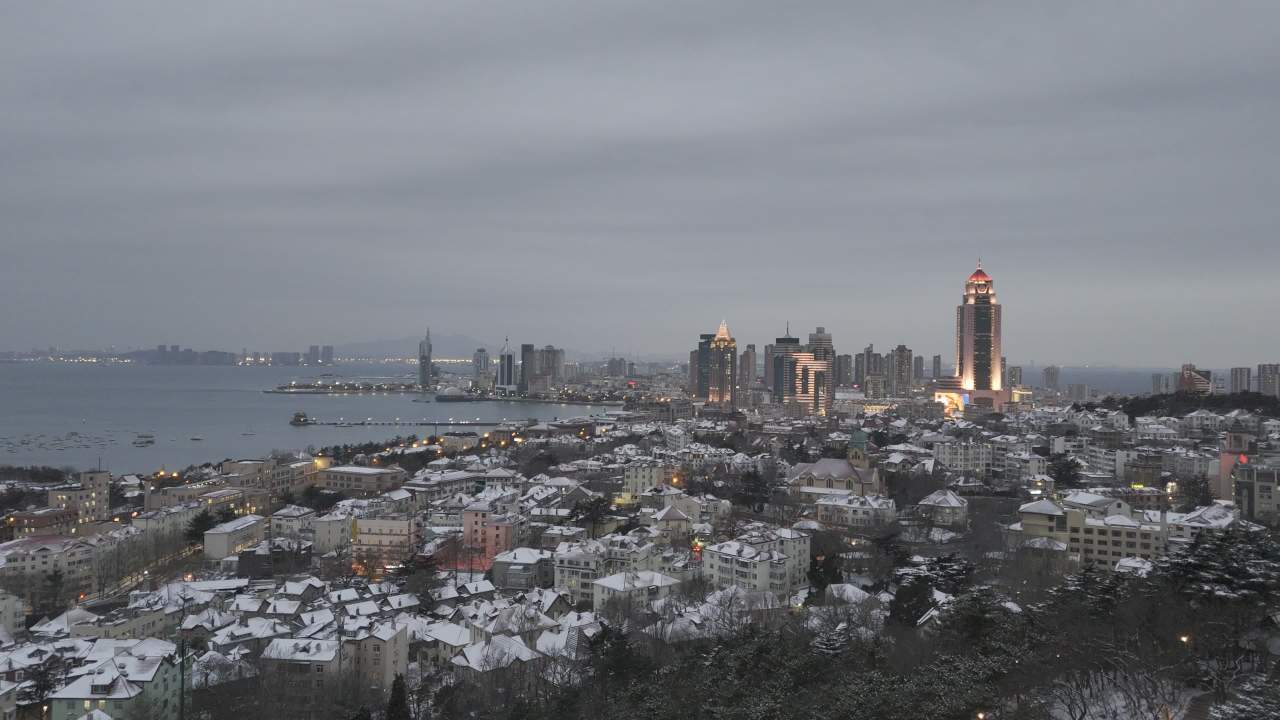 青岛老城区信号山海边雪景航拍 15