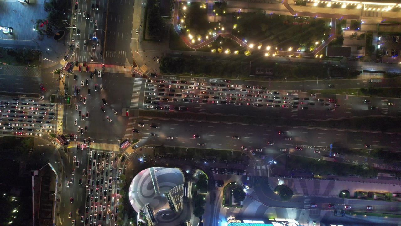 东莞大道城市夜景拥堵交通车辆行驶航拍 