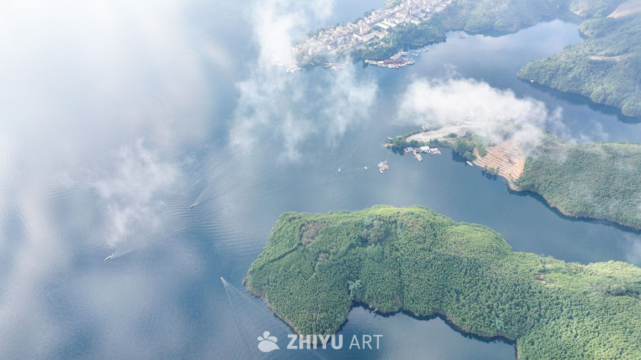 航拍云雾缭绕湖泊美景湖光山色自然风光 16