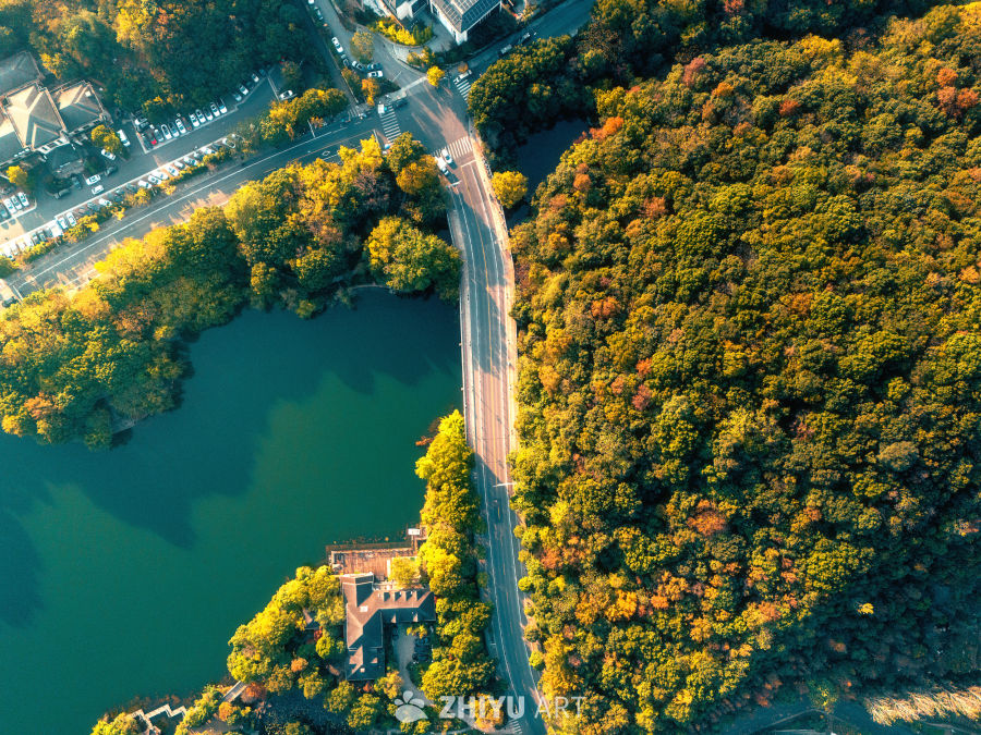 山水间歌声回荡 回荡思念的滚烫