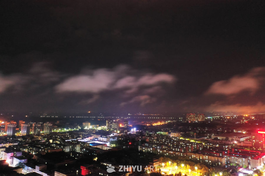 夜幕下的城市