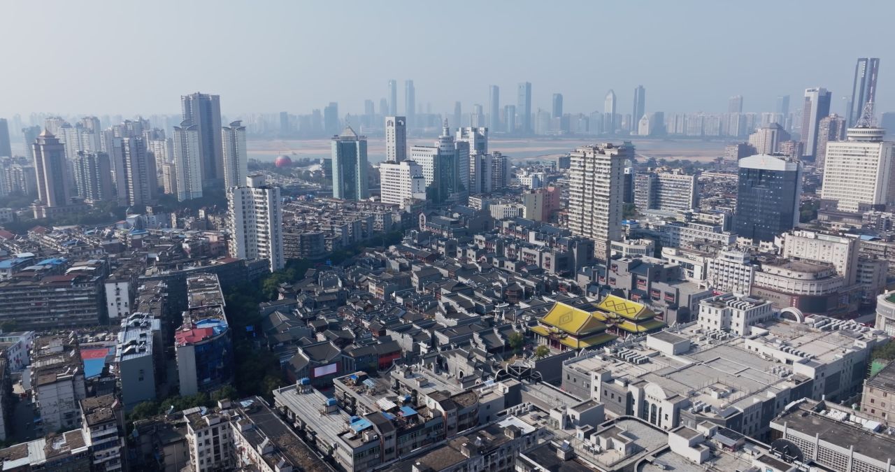 江西南昌万寿宫城市风光航拍 3
