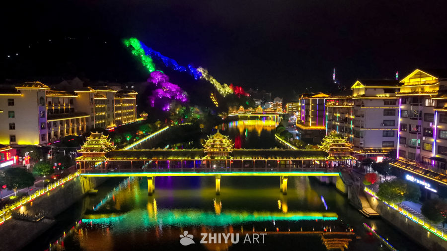 夜色中的多彩桥梁与河流