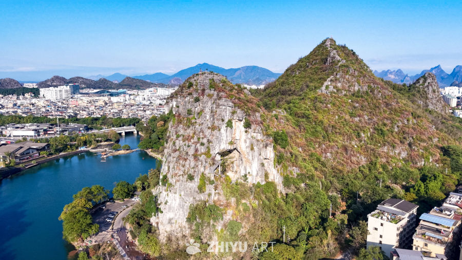 喀斯特山水城市风光