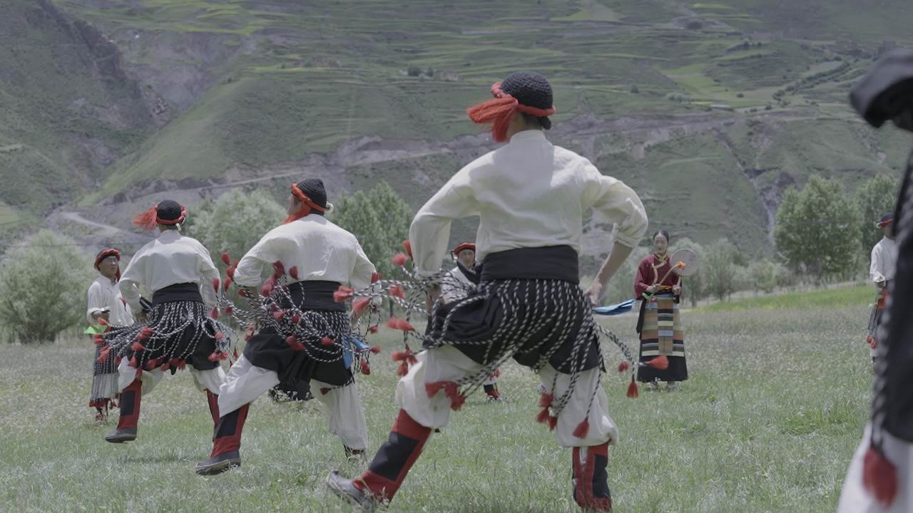 高原草地民族舞蹈