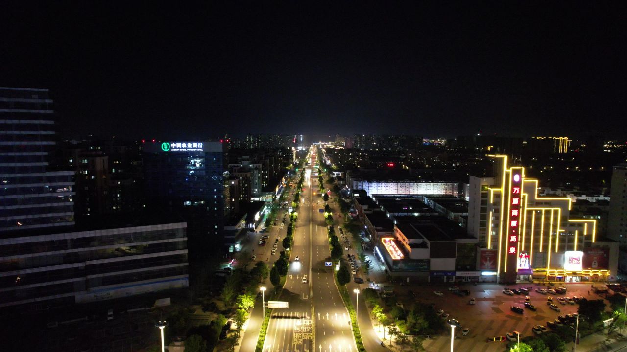 江苏宿迁城市夜景灯光交通车辆行驶航拍 