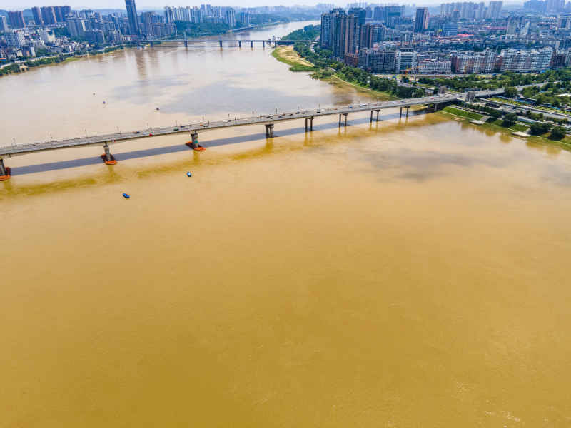 湖南株洲城市蓝天白云