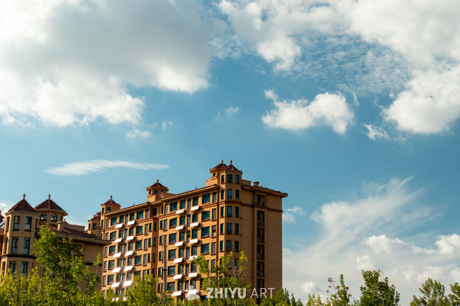 欧式建筑与蓝天白云