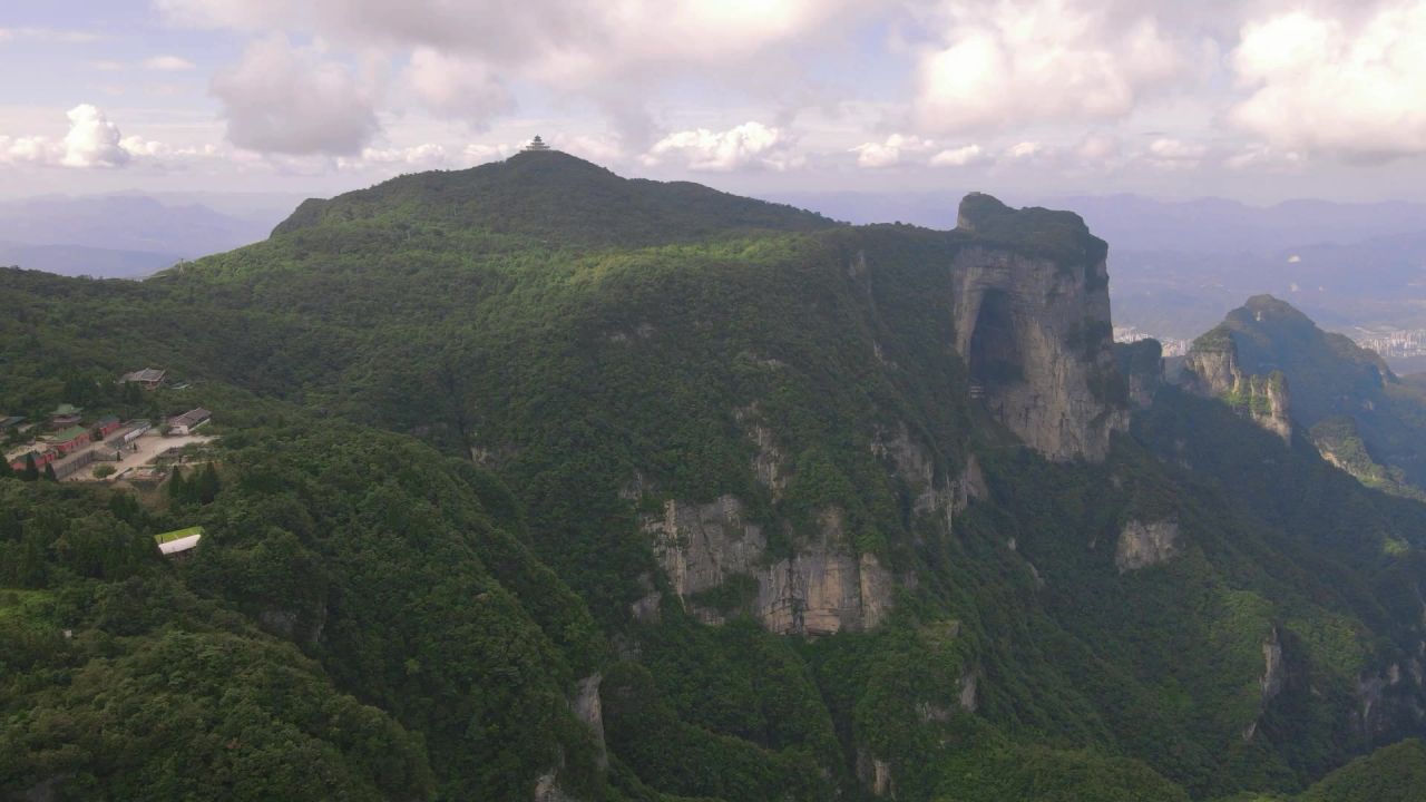 湖南张家界天门山5A景区航拍  