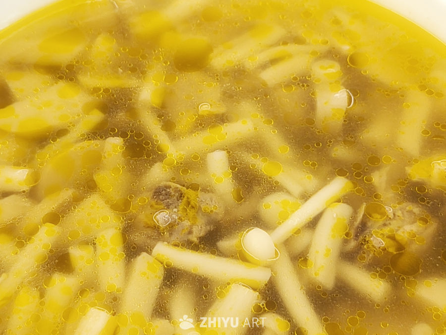 美味的菌菇鸡汤